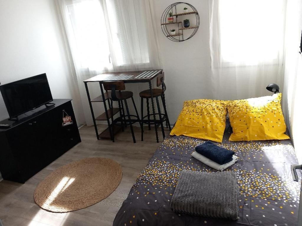 Petit Cocon Tarbais -Wifi-Parking Apartment Tarbes Bagian luar foto